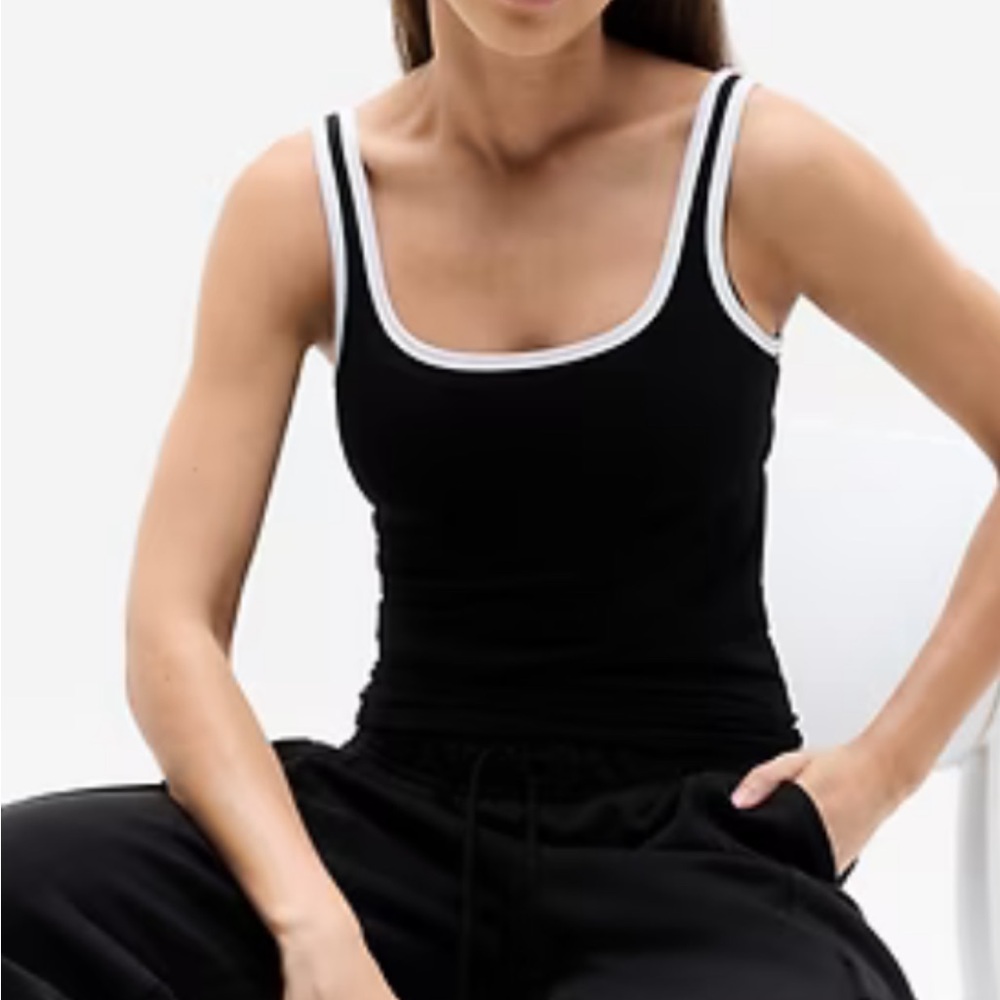 Athleta Renew Seamless Square Neck Tank black and white